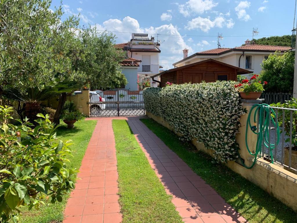 La Casina Dell'Annetta Villa Lido di Camaiore Exterior photo